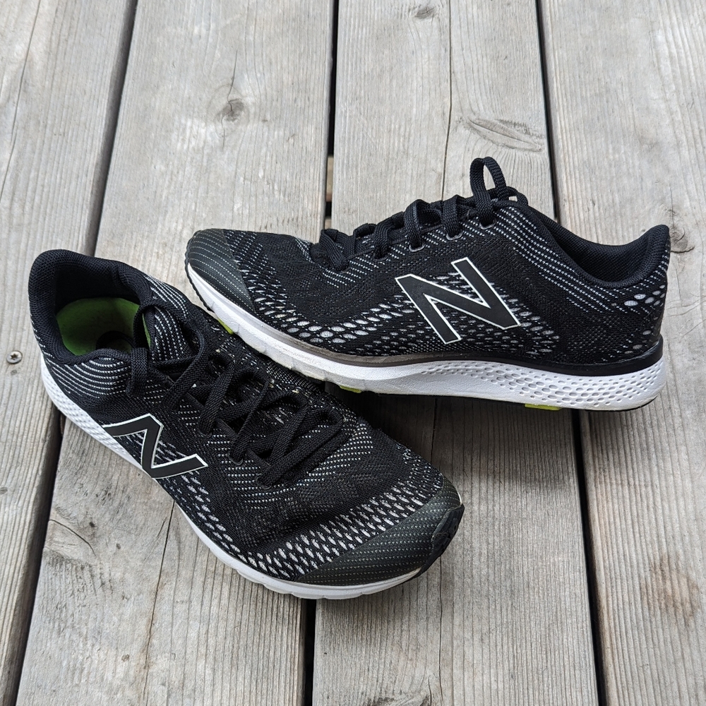 Big Kid New Balance Shoes - Size 7